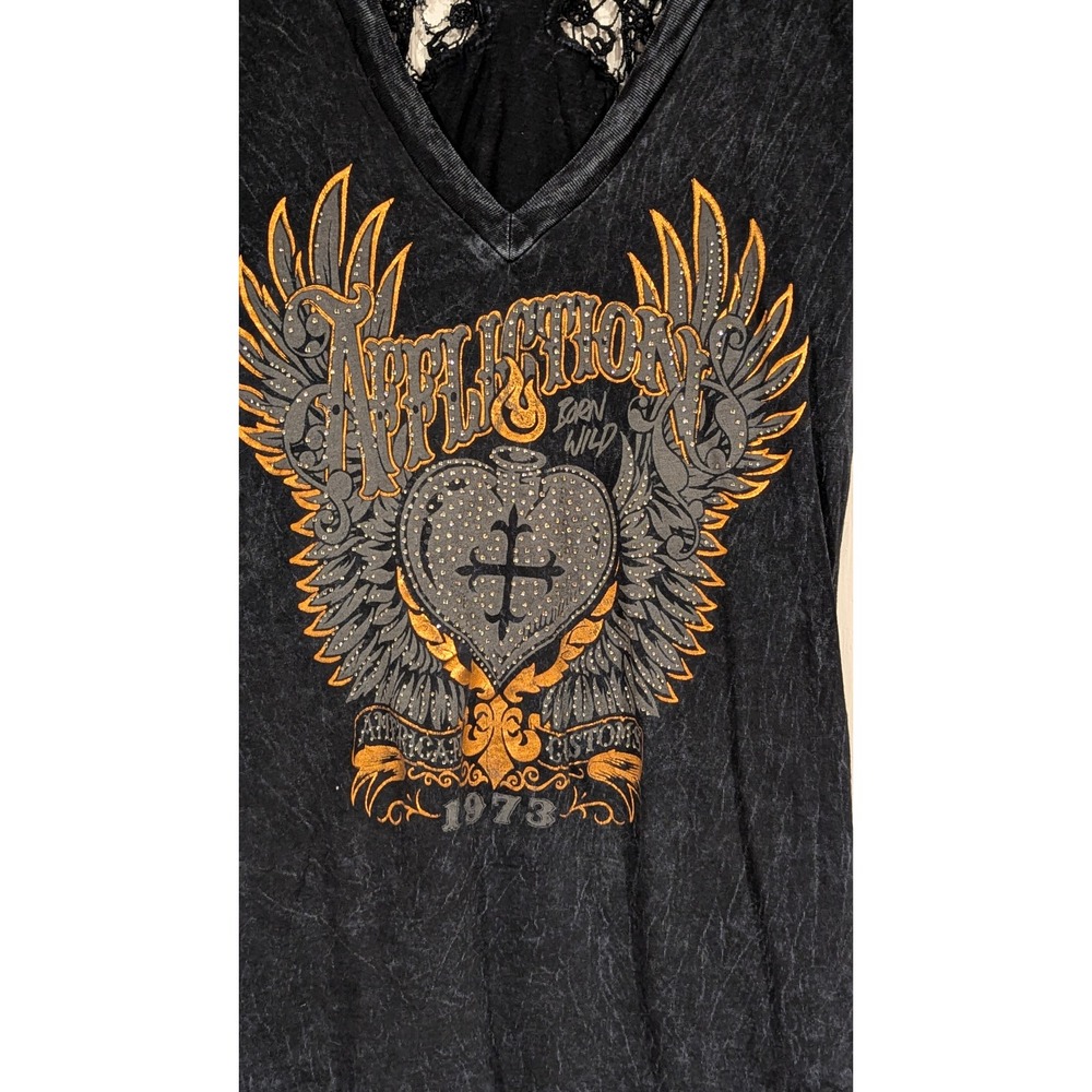 Affliction V-Neck T-Shirt Small Black Acid Wash Lace Wing Back Graphic Y2K‎ Goth - Picture 4 of 7